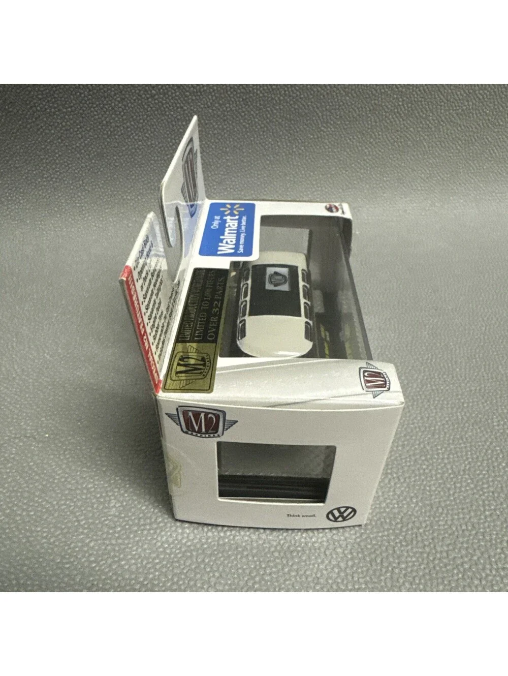 M2 Machines Auto-Thentics 1959 VW Microbus Deluxe USA VWS01 CHASE Limited 1,000